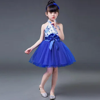 Dievča, džezový tanec balet tanec modré a biele porcelánové kostýmy výkon detí nadýchané sukne dievčatá zbor tanečné šaty