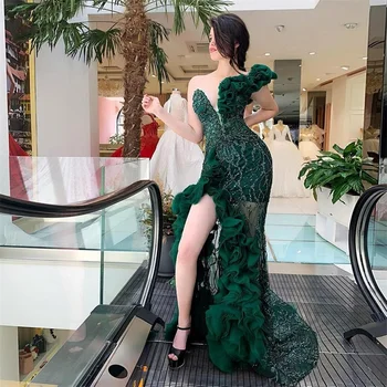 Luxusné Crystal Morská Víla Šaty Ples Šumivé Vysoká Rozdeliť Volánikmi Korálkové Sequined Jedného Pleca Večerné Šaty Plus Veľkosť Party Šaty