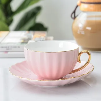 Roztomilý ružový Tvorivé Porcelánová Šálka a Tanierik Keramika Jednoduchý Čaj Sady Moderný Dizajn Kávu, Poháre Tazas Para Kaviareň